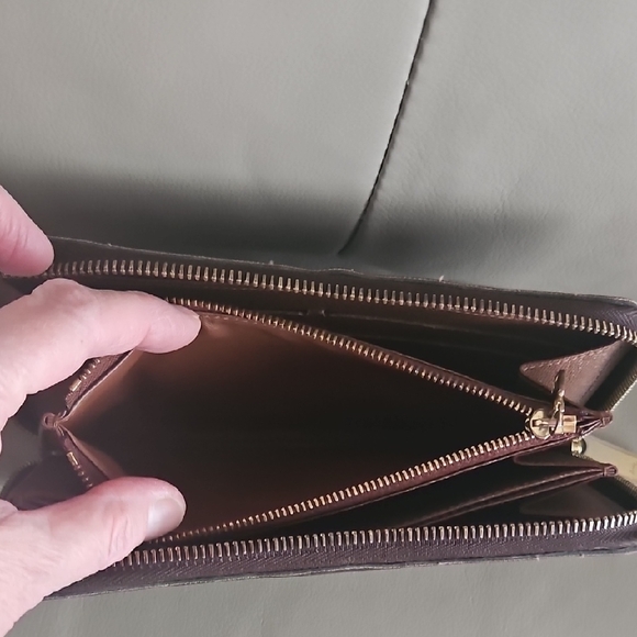 Louis Vuitton Tan and Brown Monogram Zipper Wallet 8x4 - Picture 9 of 16
